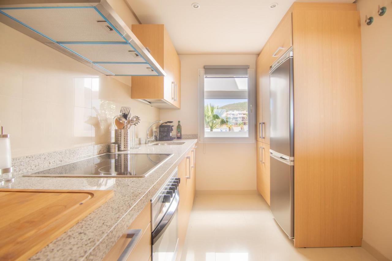 2237-Modern Apt With Private Beach เอสเตโปนา ภายนอก รูปภาพ