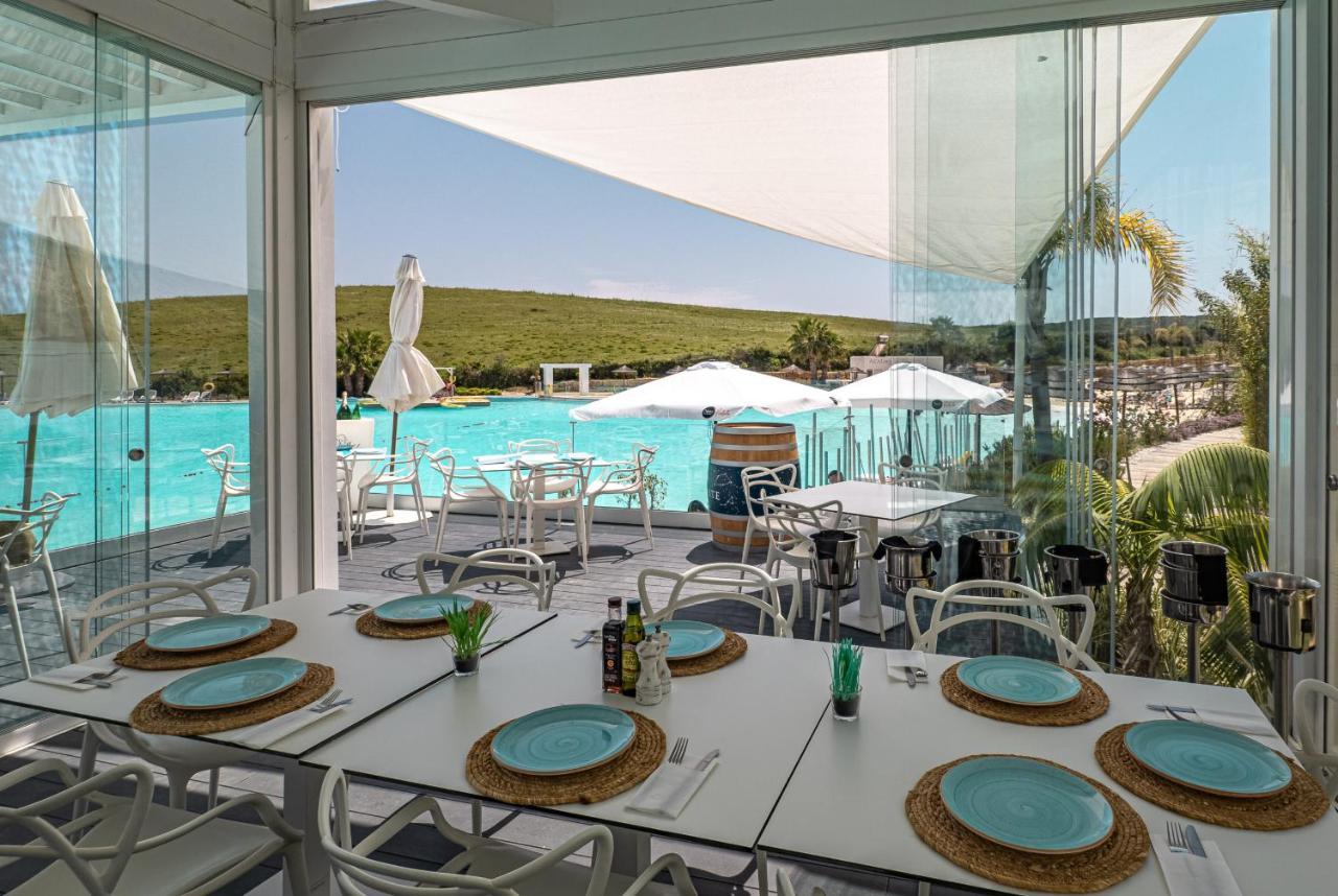 2237-Modern Apt With Private Beach เอสเตโปนา ภายนอก รูปภาพ