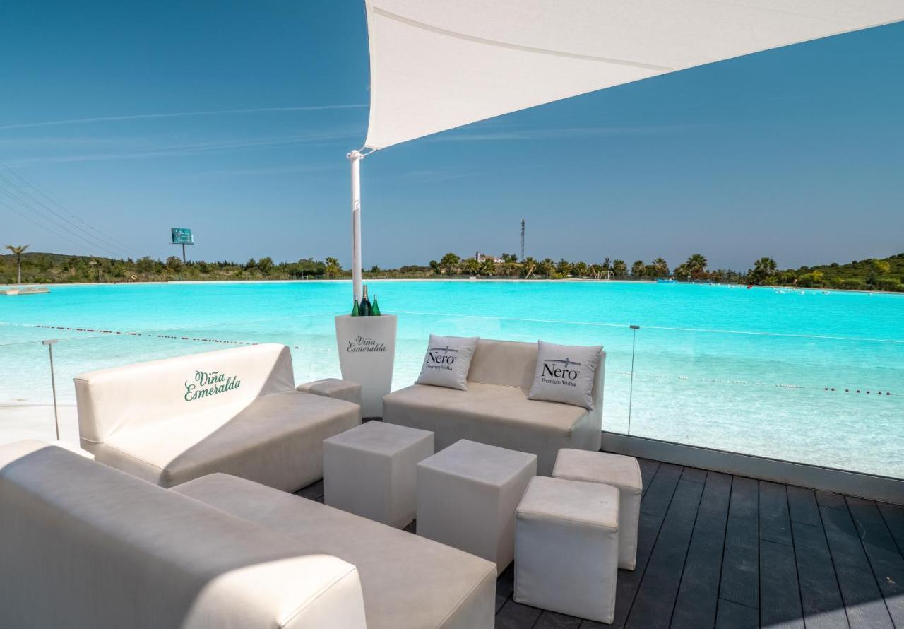 2237-Modern Apt With Private Beach เอสเตโปนา ภายนอก รูปภาพ